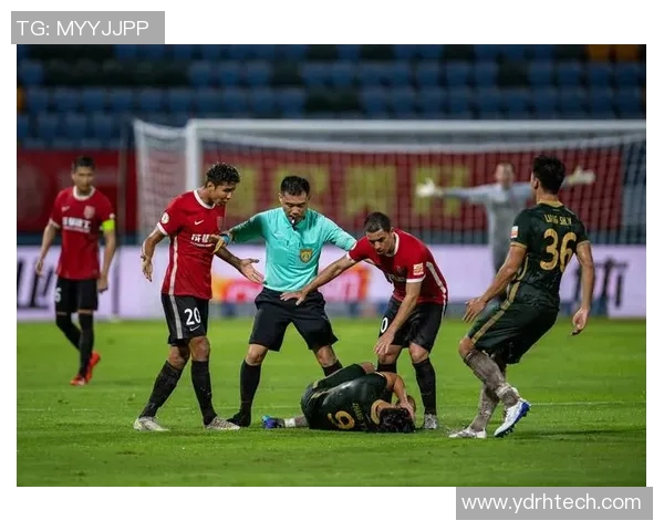 独家解析：成都足球队与其他球队实力对比及未来发展趋势分析