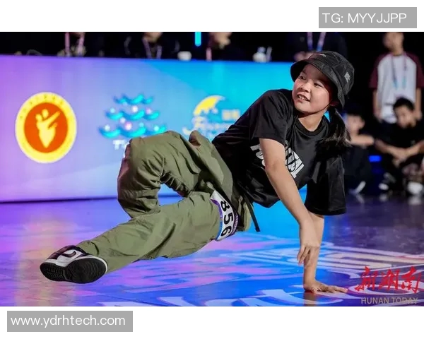 成都街舞队在滑板精英赛中的个人能力表现精彩点评与分析