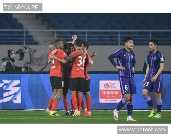 赛后分析:上海足球队与广州足球队的战术对决与启示