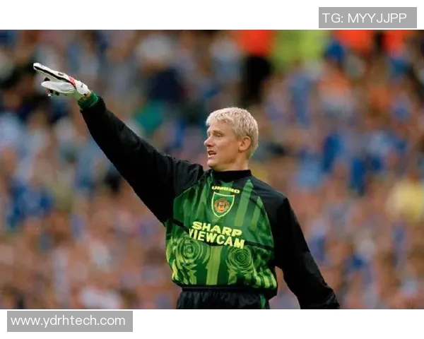 门神足球明星球员的传奇故事与辉煌成就揭秘